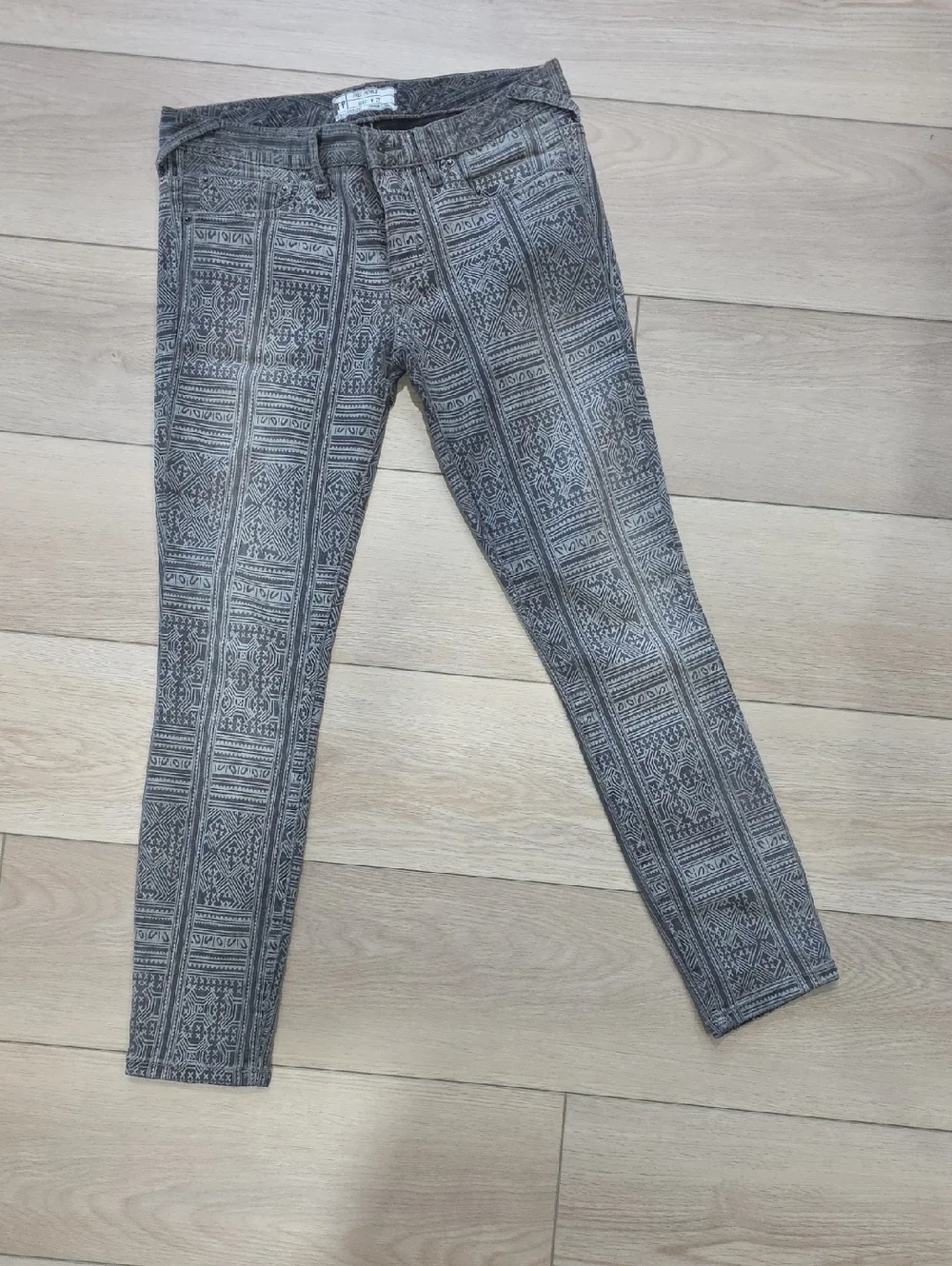 Free People Gray Patterned Slim Leg Pants